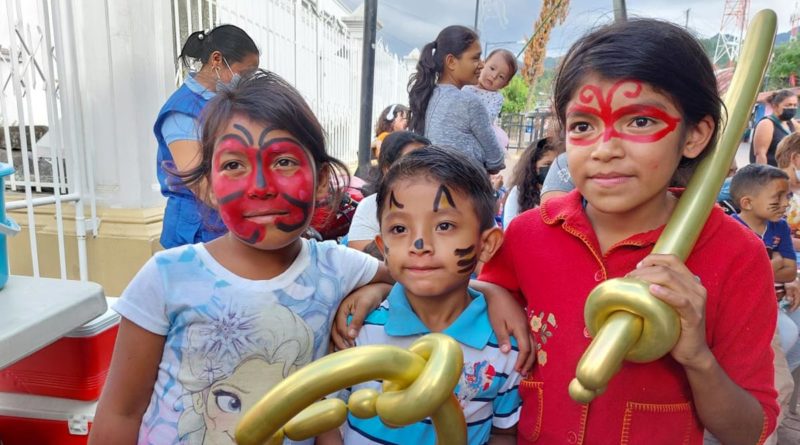 MIFAM celebra día de Reyes Magos con familias matagalpinas