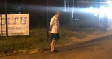 señor camina varias cuadras para llegar a la parada de Ñemby en Paraguay con la esperanza de resguardar a su hija; su conmovedora imagen se viralizó en redes