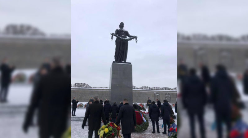 Acto en conmemoración del 78 aniversario de la Liberación de Leningrado