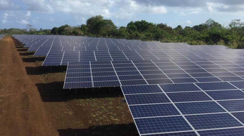Planta de paneles solares instalada en Corn Island