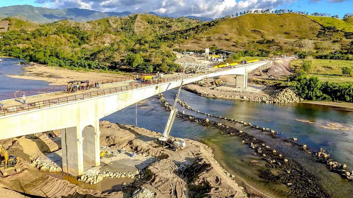 Construcción del Puente Wiwilí alcanza el 98% de avance