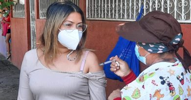 Brigadas de salud recorren barrio El Edén para vacunación contra la COVID-19