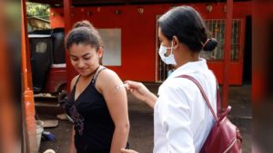 Vacunación Voluntaria contra la COVID-19 continúa en Managua