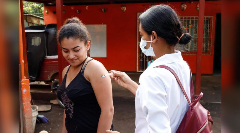 Vacunación Voluntaria contra la COVID-19 continúa en Managua