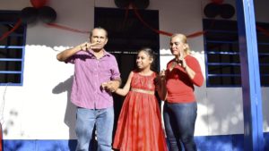 Autoridades de León entregaron una vivienda solidaria a una familia del barrio Oscar Turcio