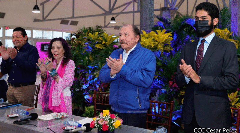 Presidente Comandante Daniel Ortega y Compañera Rosario Murillo en acto del 42 Aniversario de la Gran Cruzada Nacional de Alfabetización