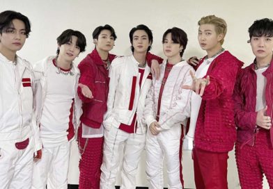 Los siete miembros del grupo surcoreano BTS, de izquierda a derecha: V, Suga, Jungkook, Jin, Jimin, RM y J-Hope