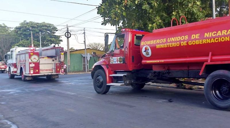 Bomberos que serán parte de la nueva estación de bomberos en San Pedro de Lovago