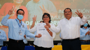 Máster Almarina Solís, candidata a rectora y el doctor Wilber Salazar, candidato a vicerrector General de la Universidad Autónoma de Nicaragua (UNAN-León)