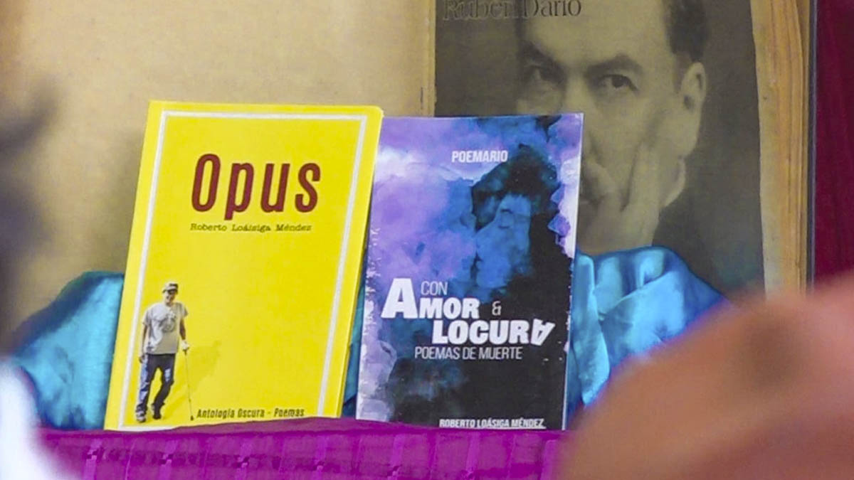 Presentan en Ocotal el nuevo libro del poeta Roberto Loáisiga «Opus»