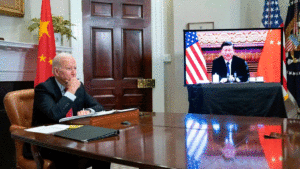 Joe Biden en reunión virtual con el Presidente de China, Xi Jinping.