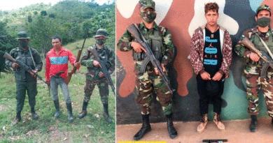 Efectivos del Ejército de Nicaragua custodiando a personas que fueron detenidas por tráfico de droga y armas en Río San Juan
