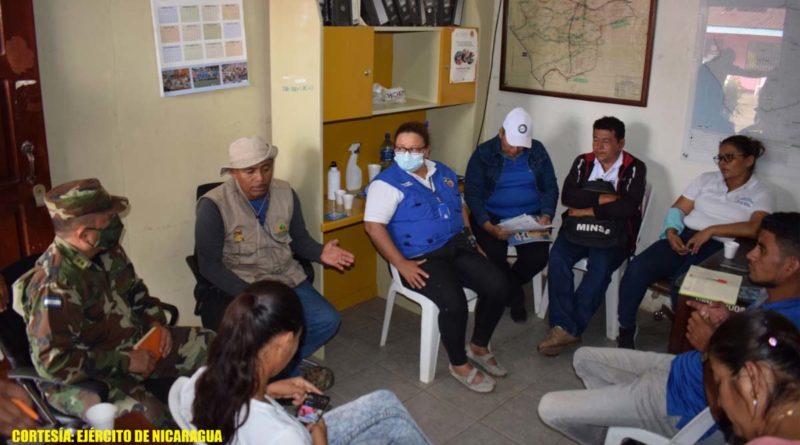 Efectivos militares del Ejército de Nicaragua participando activamente de reunión con la comisión técnica de prevención y control de incendios forestales y agropecuarios.