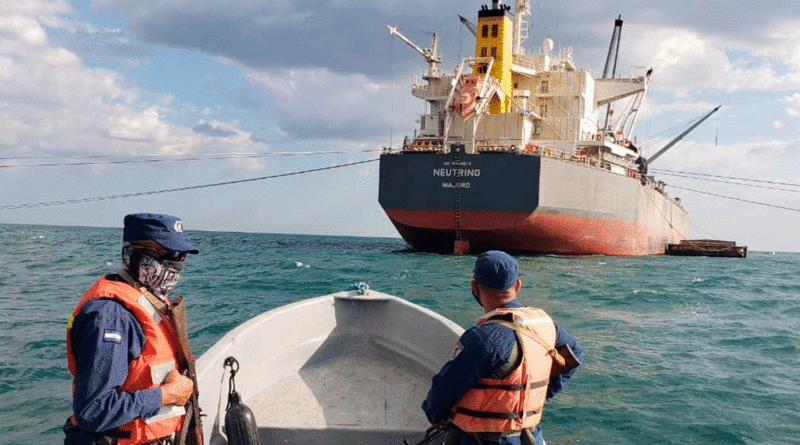 Efectivos de la Fuerza Naval brindando protección, seguridad e inspección a embarcaciones y flota pesquera industrial