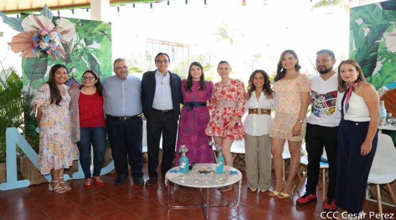 Equipo de organización de la plataforma Nicaragua Diseña en conferencia de Prensa