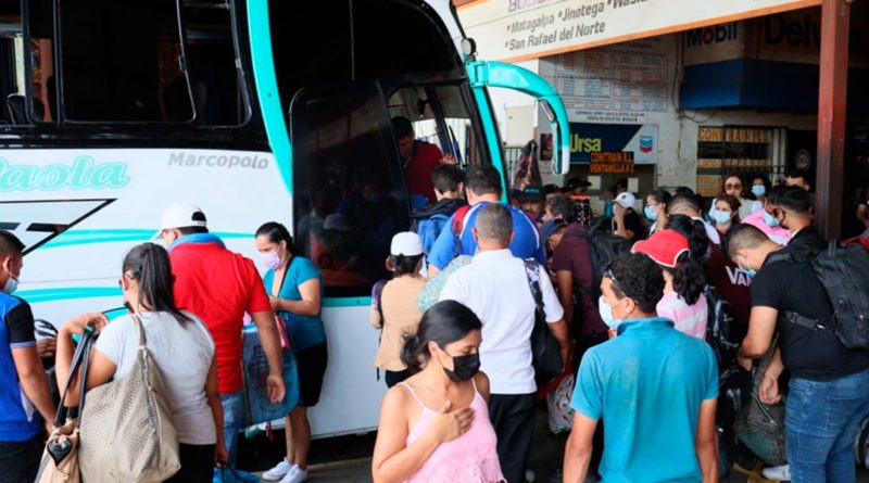 Terminales de buses a máxima capacidad para cubrir demanda en temporada de vacaciones