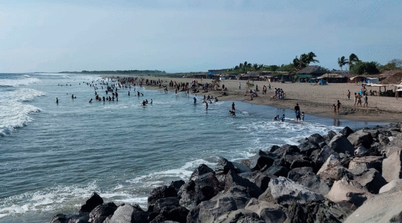 Playa de Pasocaballos en Corinto, Chinandega