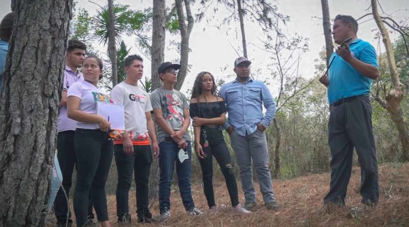 Jóvenes en el Centro Tecnológico de Jalapa