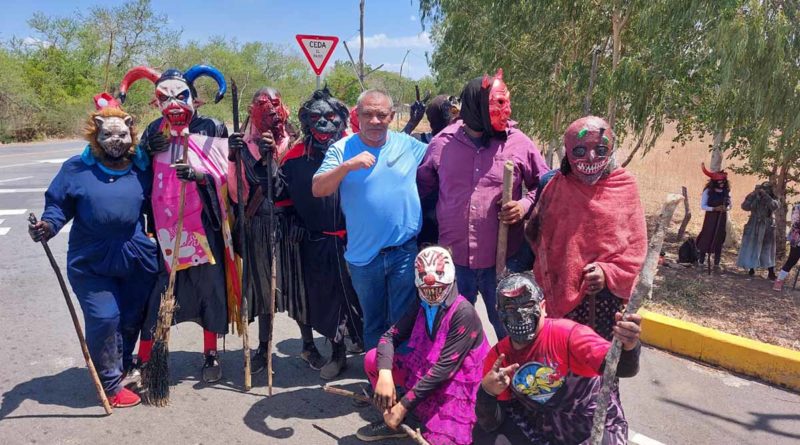 Tradicionales judíos recorren las calles de Larreynaga