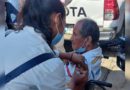 Brigadista del Ministerio de Salud aplica vacuna contra el COVID-19 a poblador del barrio Pantasma en Managua