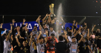 Cacique Diriangèn celebrando el título del Torneo Clausura
