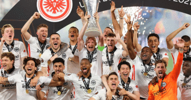 Jugadores del Eintracht Frankfurt celebrando el campeonato de la Europa League