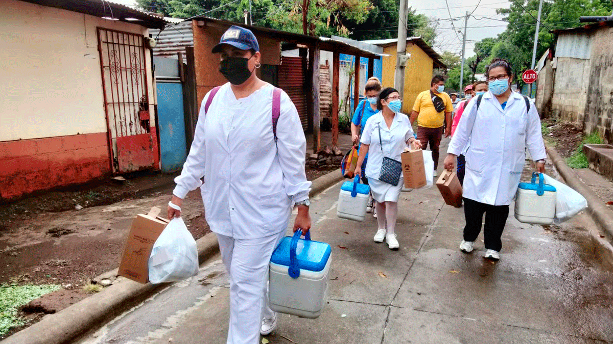 Brigadas MINSA visitan el barrio Julio Buitrago de Managua para aplicar vacunas contra el COVID-19