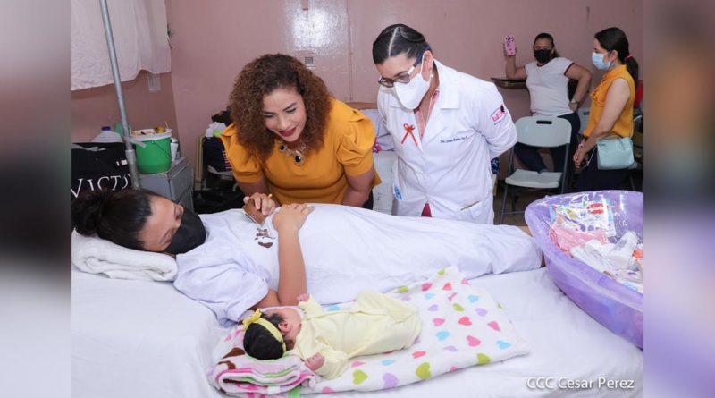 Alcaldía de Managua celebra a las madres de los hospitales