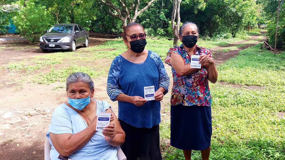 Familias de Ticuantepe son vacunadas contra la COVID-19 y la influenza