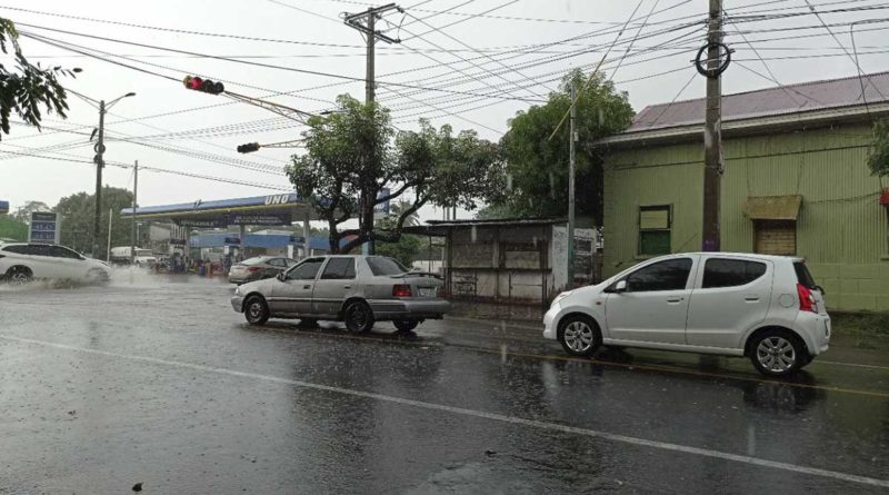 Una de las calles de Managua mientras llueve