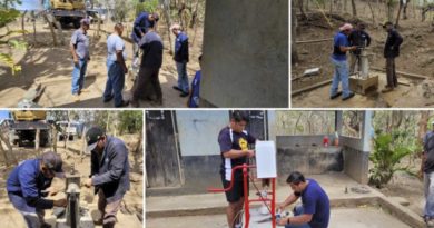 Trabajadores de ENACAL durante la rehabilitación de las bombas en Piedra Colorada, Matagalpa