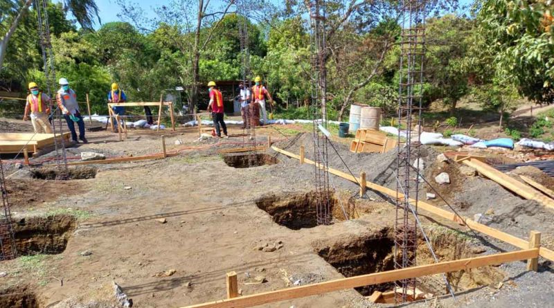 Trabajadores realizan obras en el colegio Tomás Ruiz de Ticuantepe