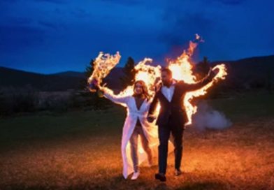Recién casados se prenden fuego en la fiesta de su boda