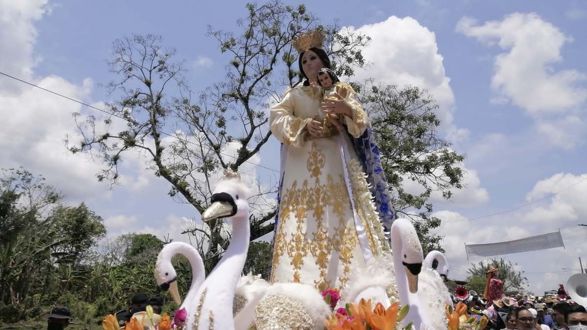 Celebran tradicional tope en honor a la Virgen de la Luz en La Libertad