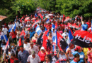 Habitantes del municipio de Achuapa, León, participando en caminata, celebrando el 43 aniversario de su liberación