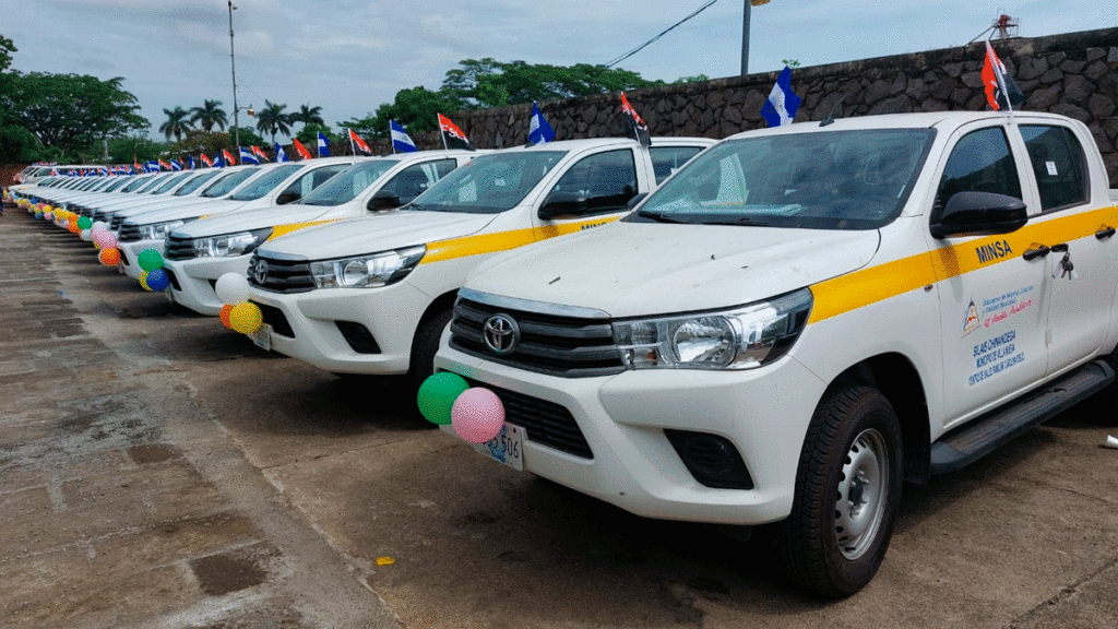 Nuevas camionetas entregadas por el Ministerio de Salud de Nicaragua a Hospitales y Centros de Salud del país
