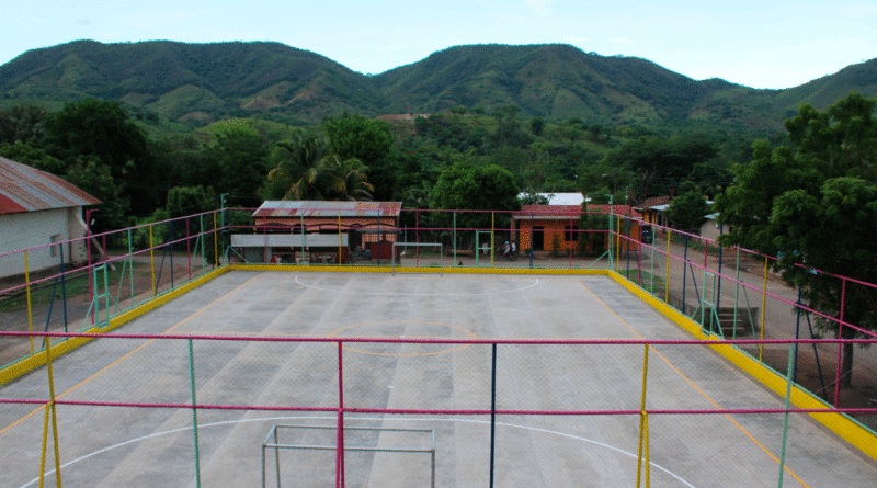 Cancha de fútbol en Santa Rosa del Peñón