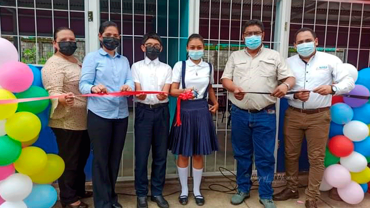 MINED inauguró dos aulas de clases prefabricadas en Chichigalpa, Chinandega