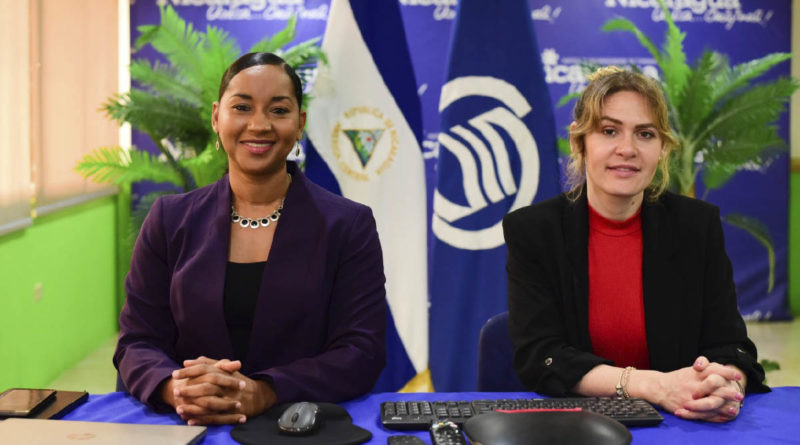 Compañeras Anasha Campbell y Mara Stotti del Instituto Nicaragüense de Turismo (INTUR).