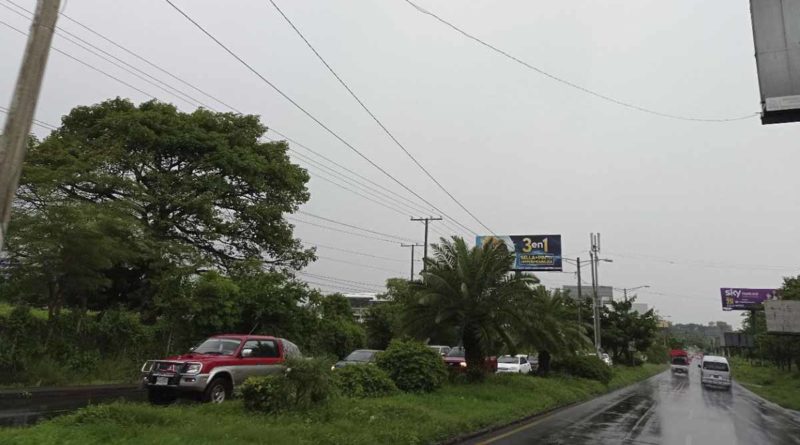 Carretera a Masaya mientras llueve