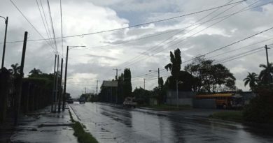 Clima nublado en una de las calles de Managua