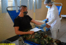 Miembro del Ejército de Nicaragua participando activamente y de manera voluntaria en Jornada de donación voluntaria de Sangre