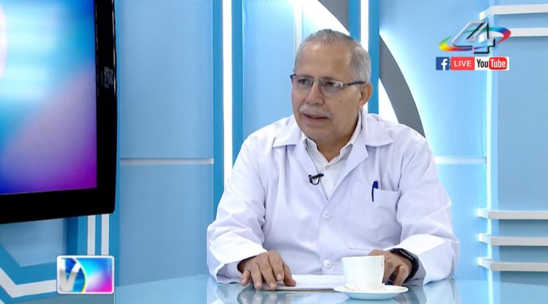 Doctor Carlos Sáenz, Secretario del MINSA