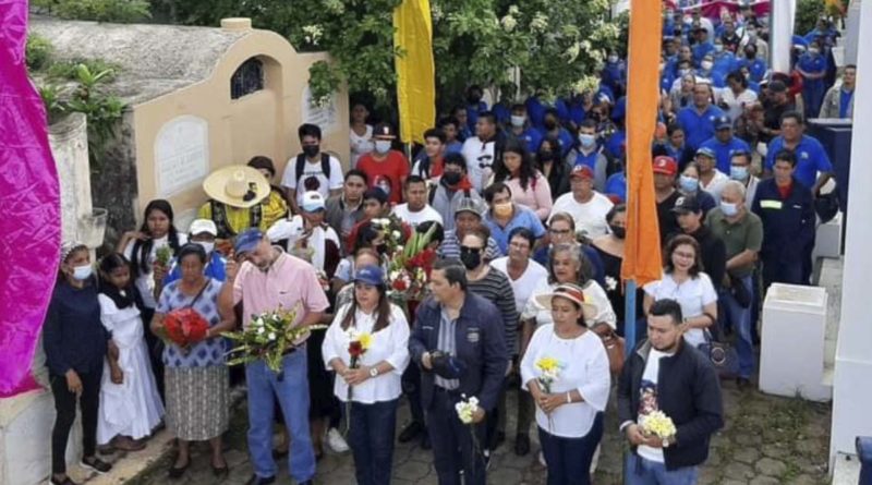 Pueblo de Masaya durante el homenaje al compañero Orlando Noguera