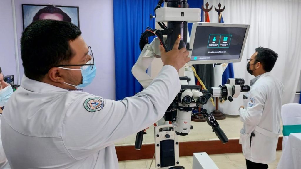 MINSA entrega nuevo microscopio neurológico al Hospital Antonio Lenin Fonseca