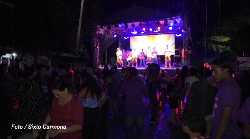 Pobladores de San Juan del Sur participaron en una noche de algarabía en celebración a San Juan Bautista