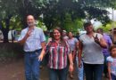 Alcaldesa de Masaya, Janina Noguera, junto a pobladores del reparto Nuevo Amanecer