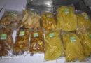 Tajaditas de plátanos en una bolsa transparente