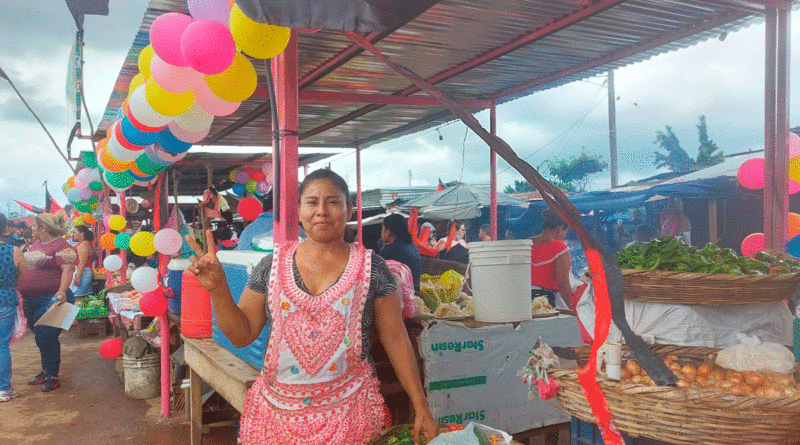 Comerciante del Centro de Frutas y Verduras en el mercado Ernesto Fernández de Masaya