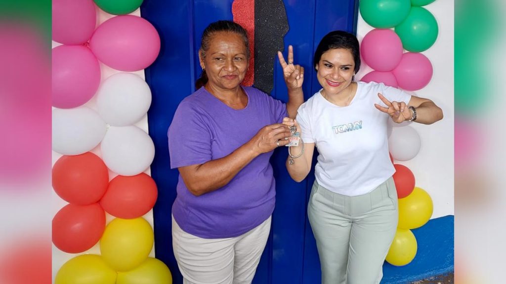 ALMA entrega vivienda digna a familia del Distrito Tres de Managua